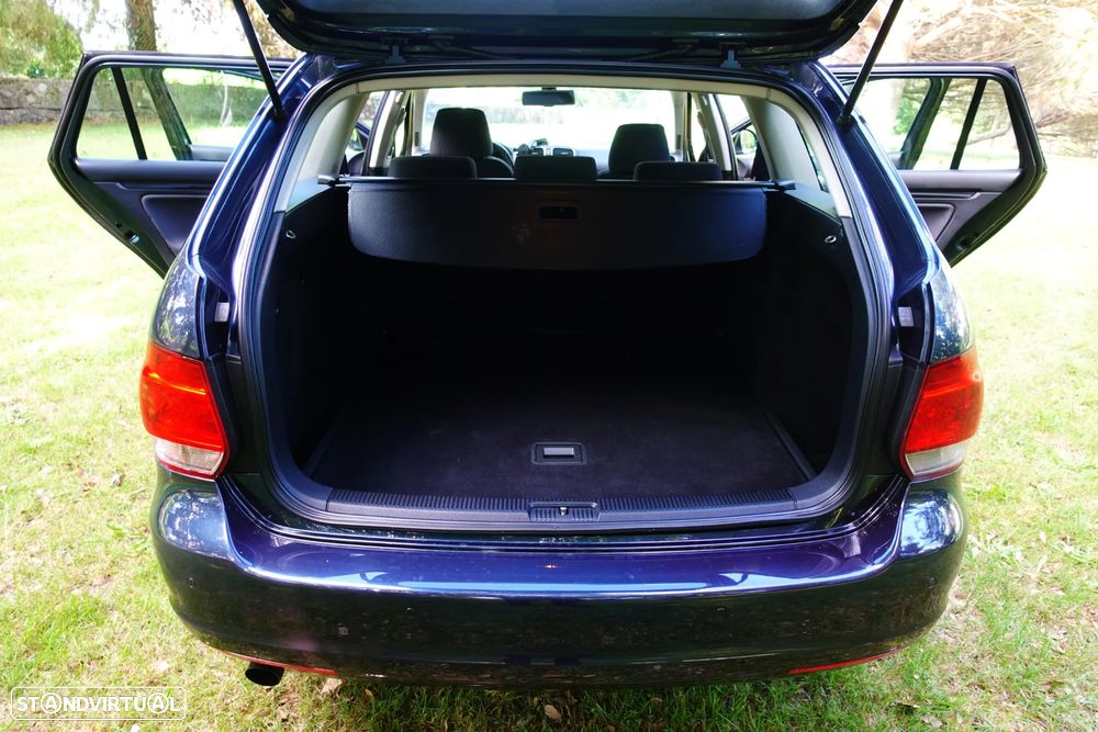 VW Golf Variant 1.6 TDi Highline - 32