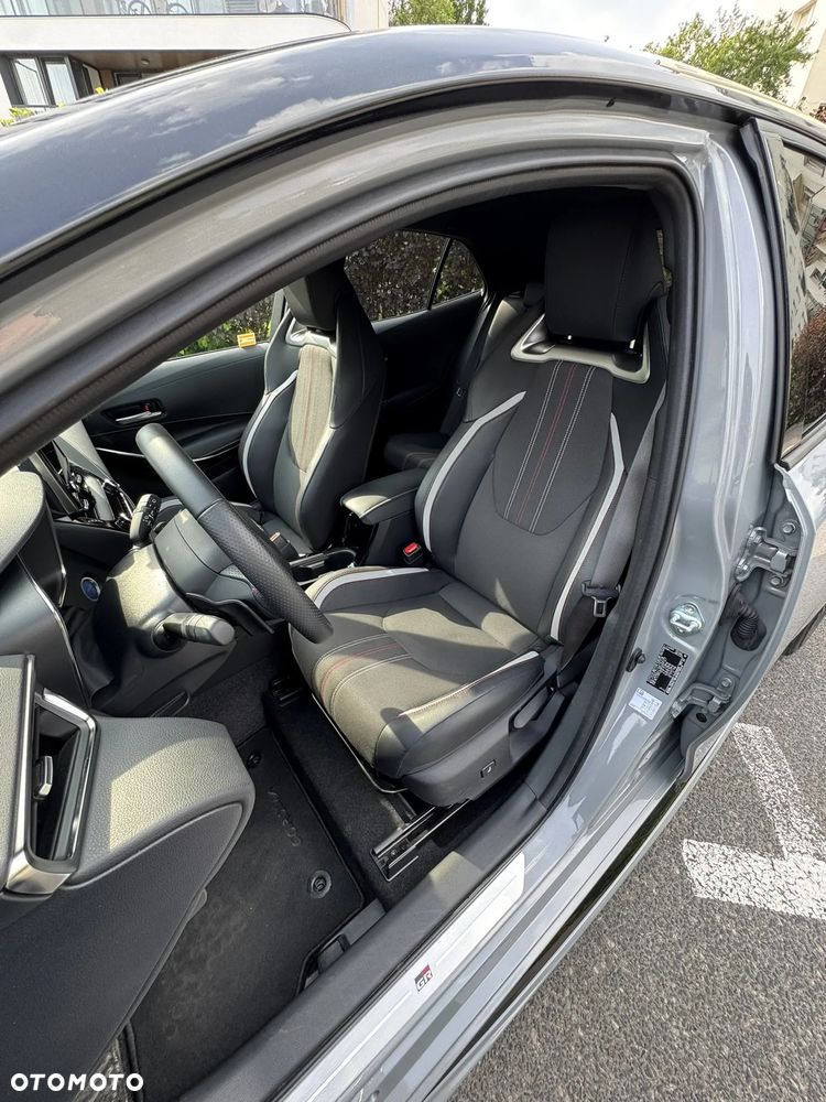 Toyota Corolla 2.0 Hybrid GR Sport - 12