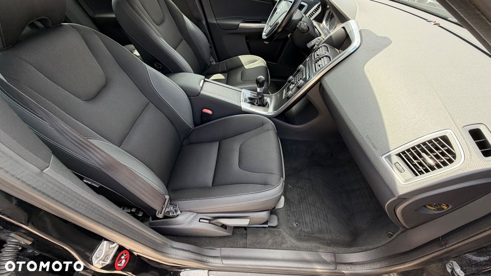 Volvo XC 60 D4 Momentum - 12