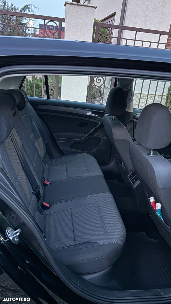 Volkswagen Golf - 20