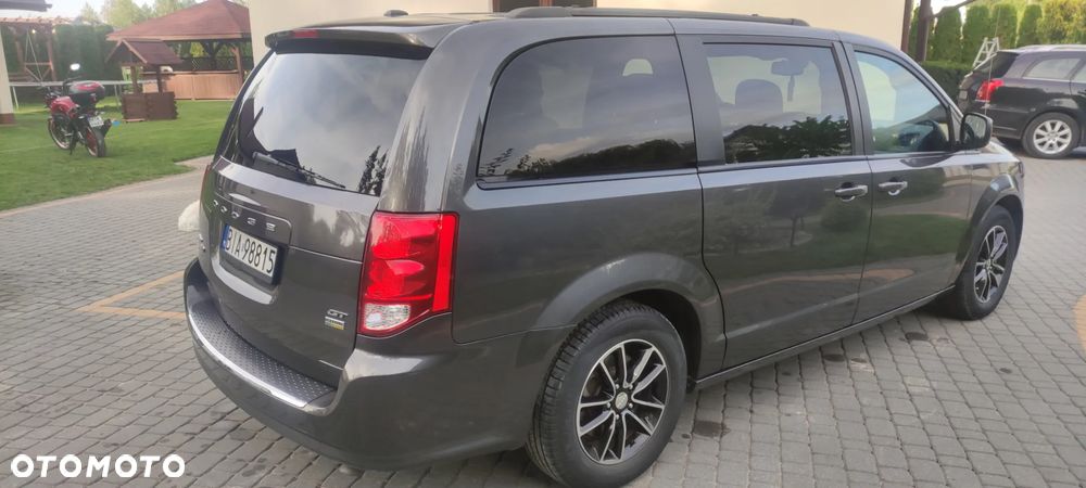 Dodge Grand Caravan - 15