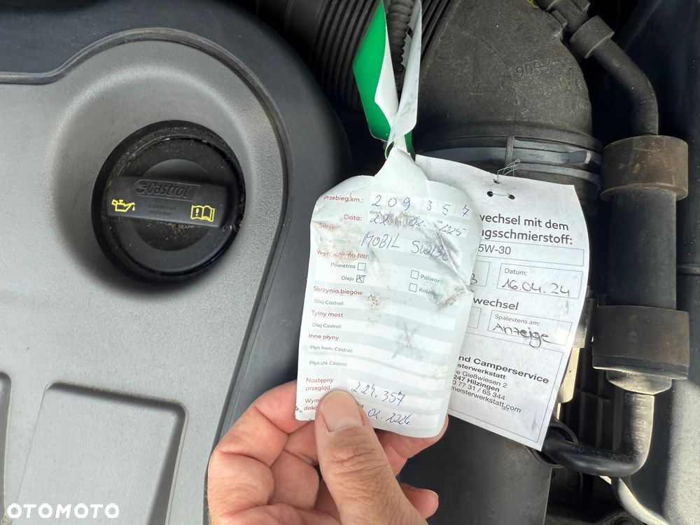 Volkswagen Touran 2.0 TDI DPF Highline DSG - 23