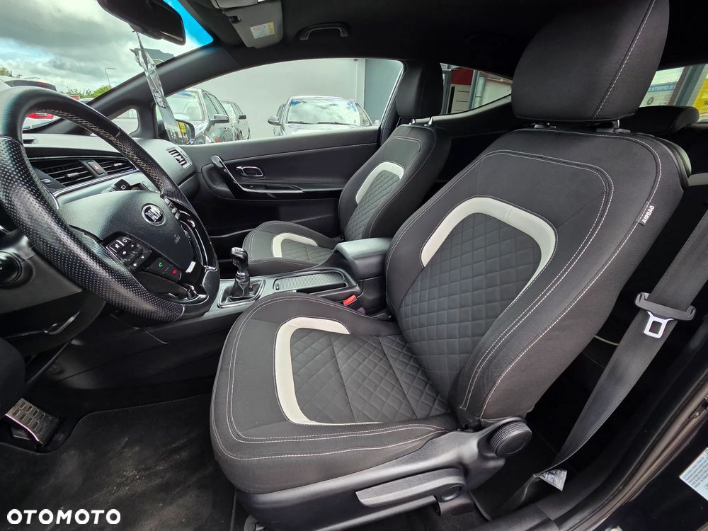 Kia ProCeed 1.6 CRDi 136 ISG GT Line - 22