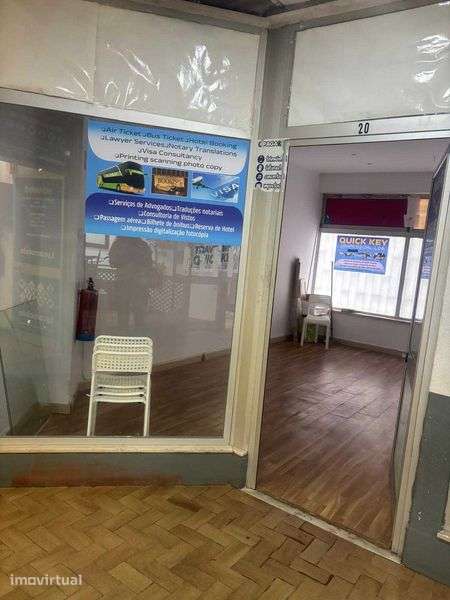 Arrenda-se Loja Centro Comercial Arroja