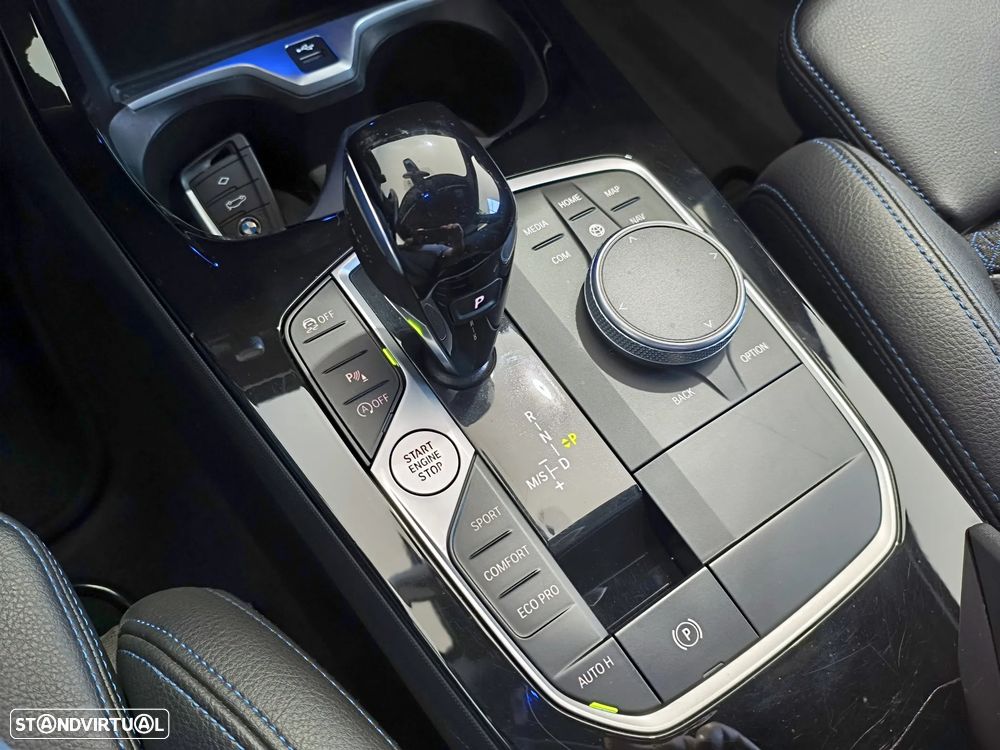 BMW 116 d Pack Desportivo M Auto - 23