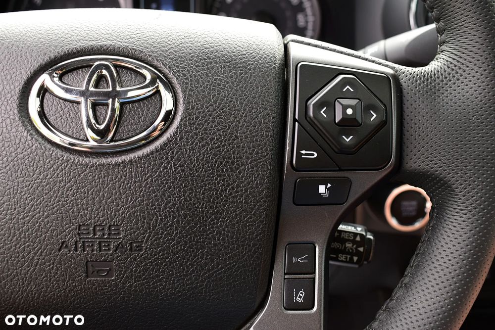 Toyota Tacoma - 11
