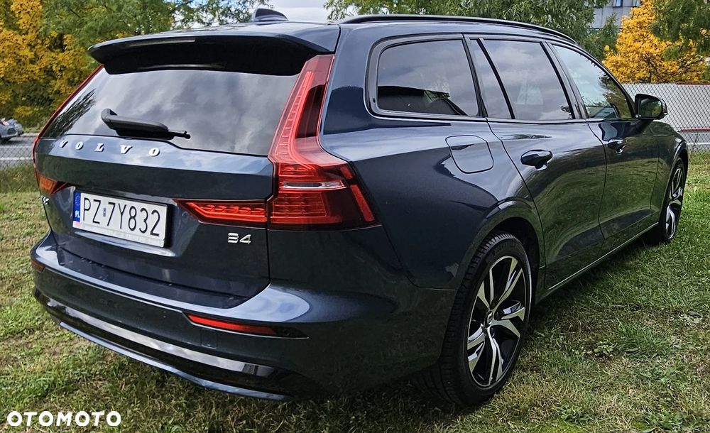 Volvo V60 B4 B DKG Plus Dark - 7