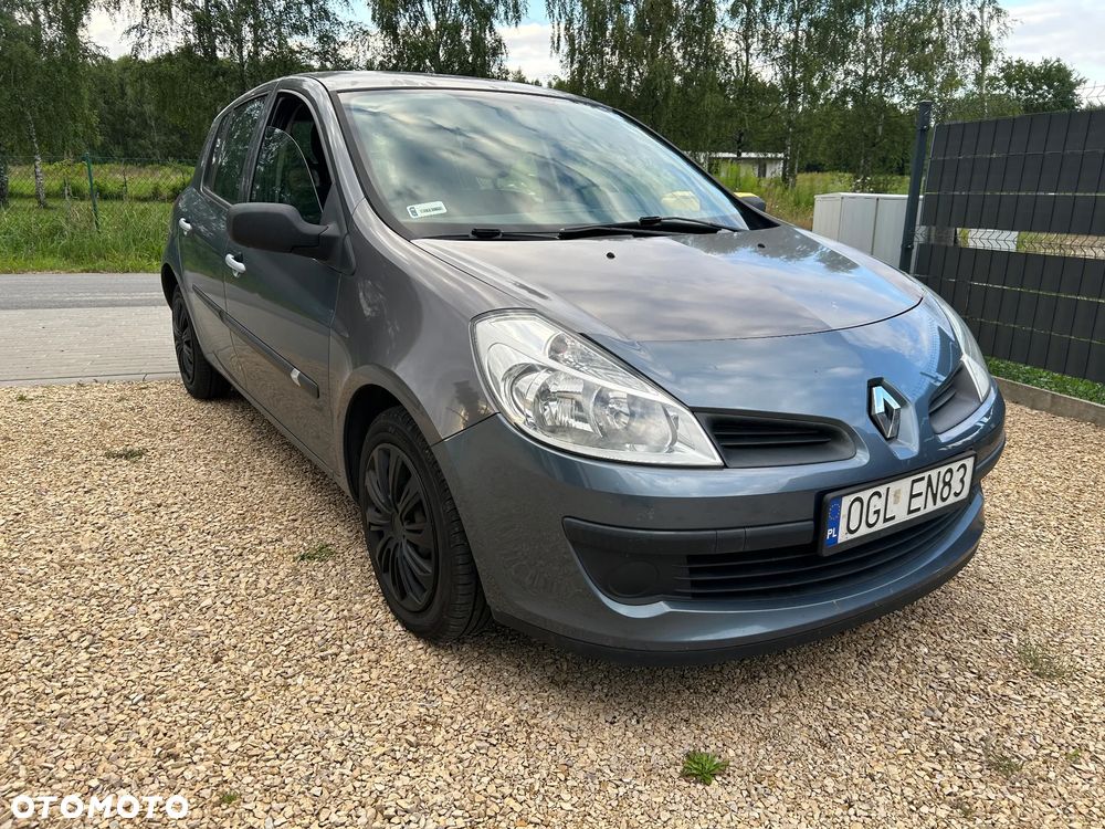 Renault Clio 1.2 16V Alize - 2