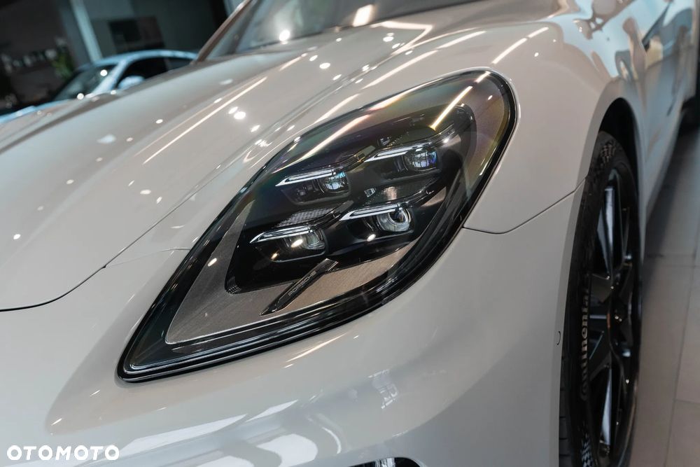 Porsche Panamera - 33