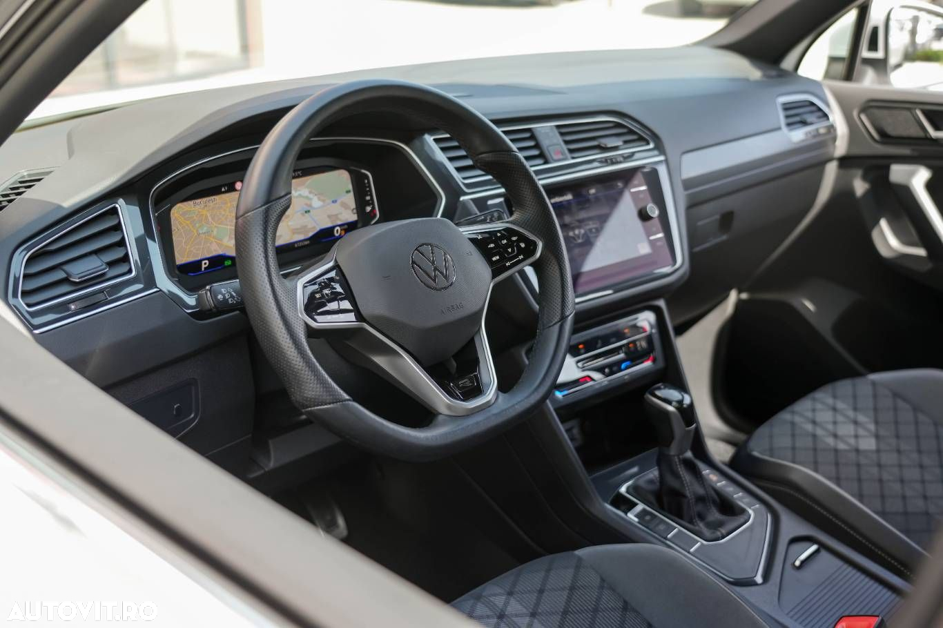 Volkswagen Tiguan 2.0 TDI SCR DSG R-Line - 18