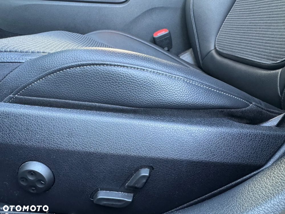 Mercedes-Benz Klasa C 220 d T 9G-TRONIC Avantgarde - 25