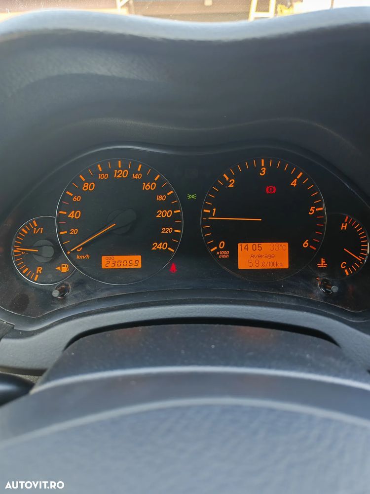 Toyota Avensis 2.0 D-4D Station Executive - 5