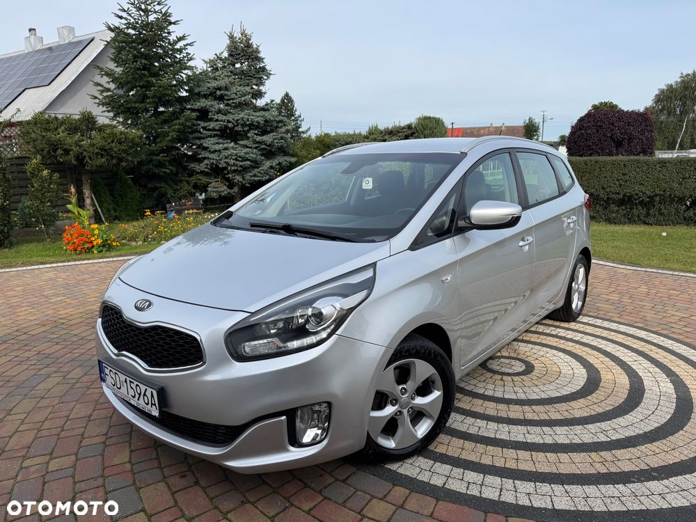 Kia Carens - 2