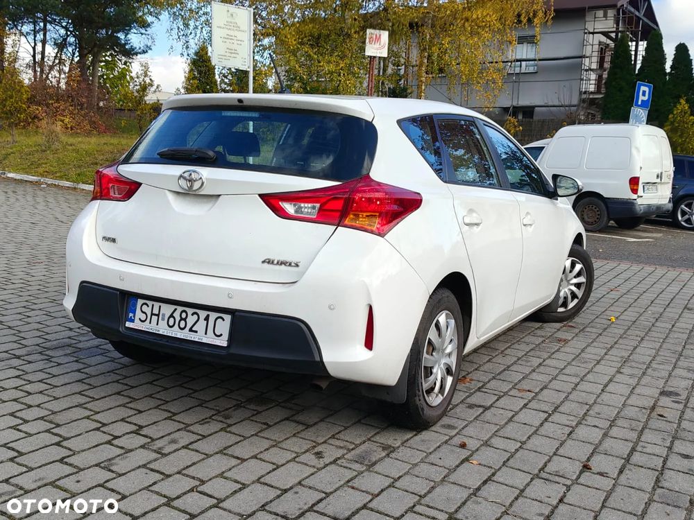 Toyota Auris 2015 photo 4