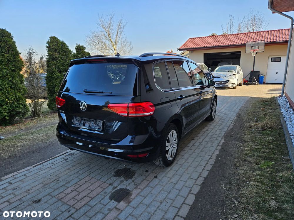 Volkswagen Touran 2.0 TDI SCR DSG Comfortline - 6