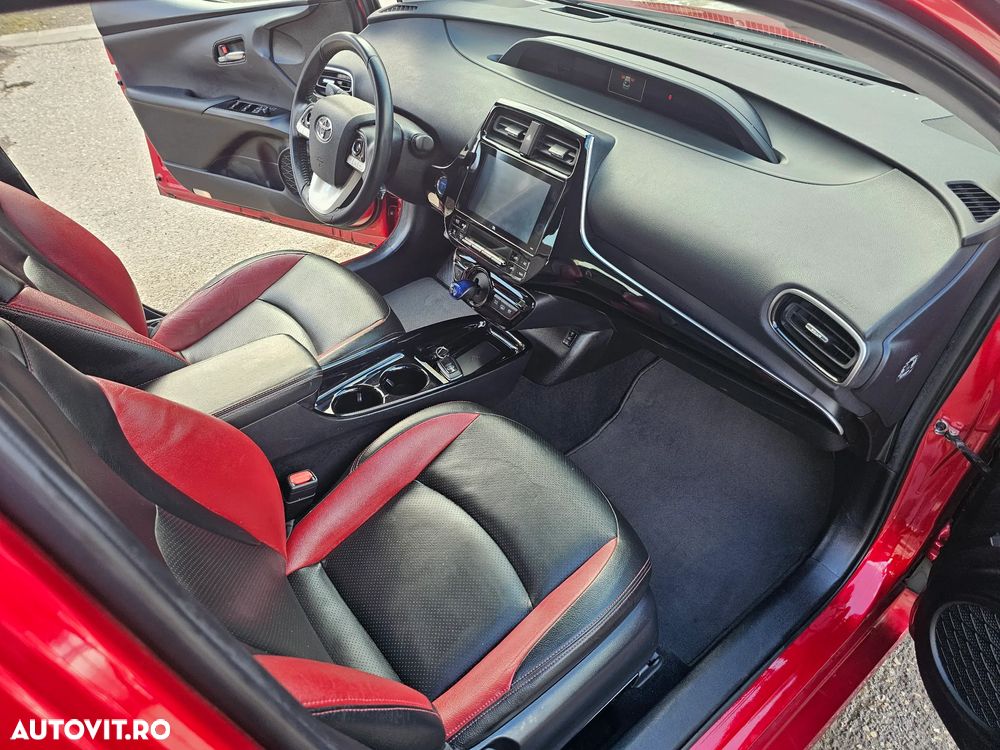 Toyota Prius (Hybrid) Life - 21