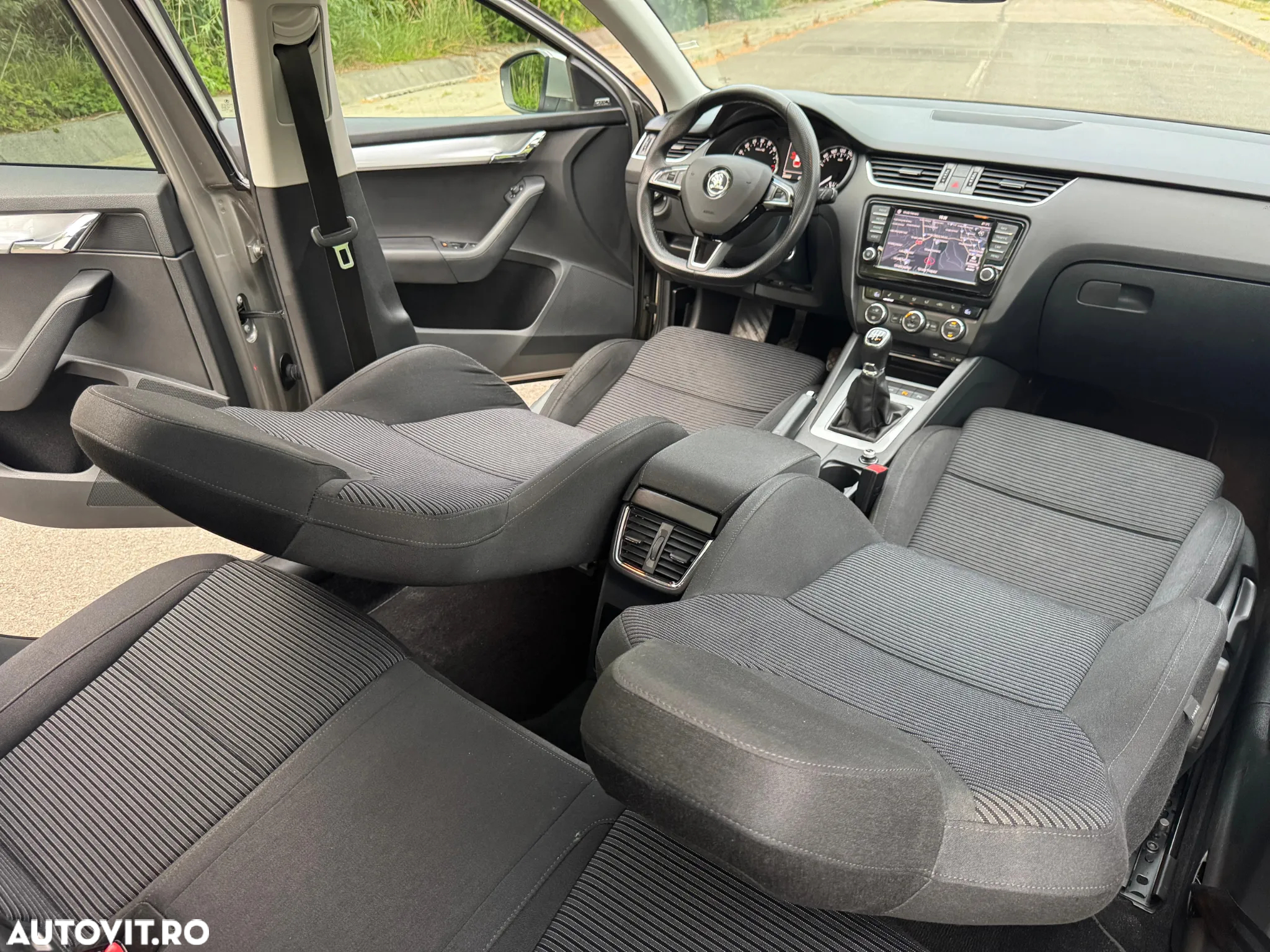 Skoda Octavia 1.6 TDI ELEGANCE - 8