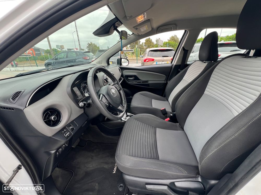 Toyota Yaris 1.5 HSD Exclusive - 12