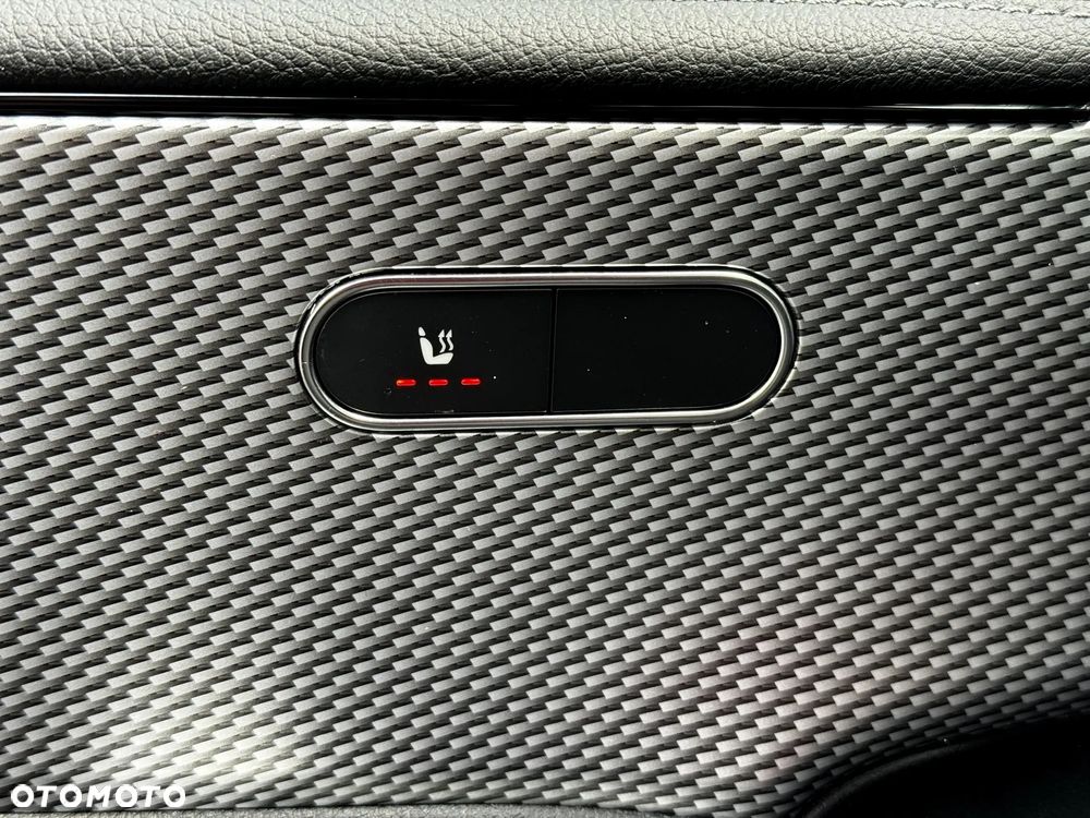 Mercedes-Benz CLA 200 Progressive 7G-DCT - 17