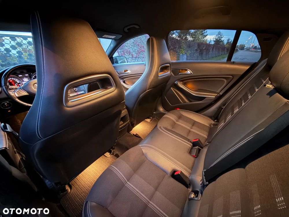Mercedes-Benz CLA 200 d 7G-DCT UrbanStyle Edition - 37