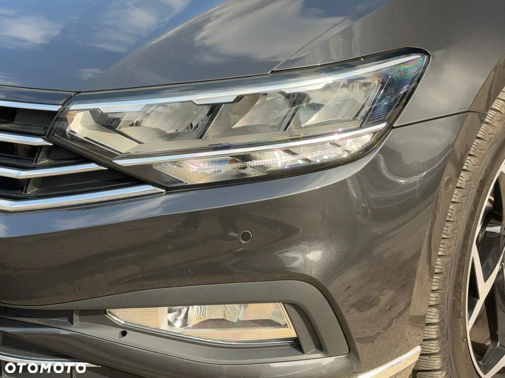 Volkswagen Passat - 8