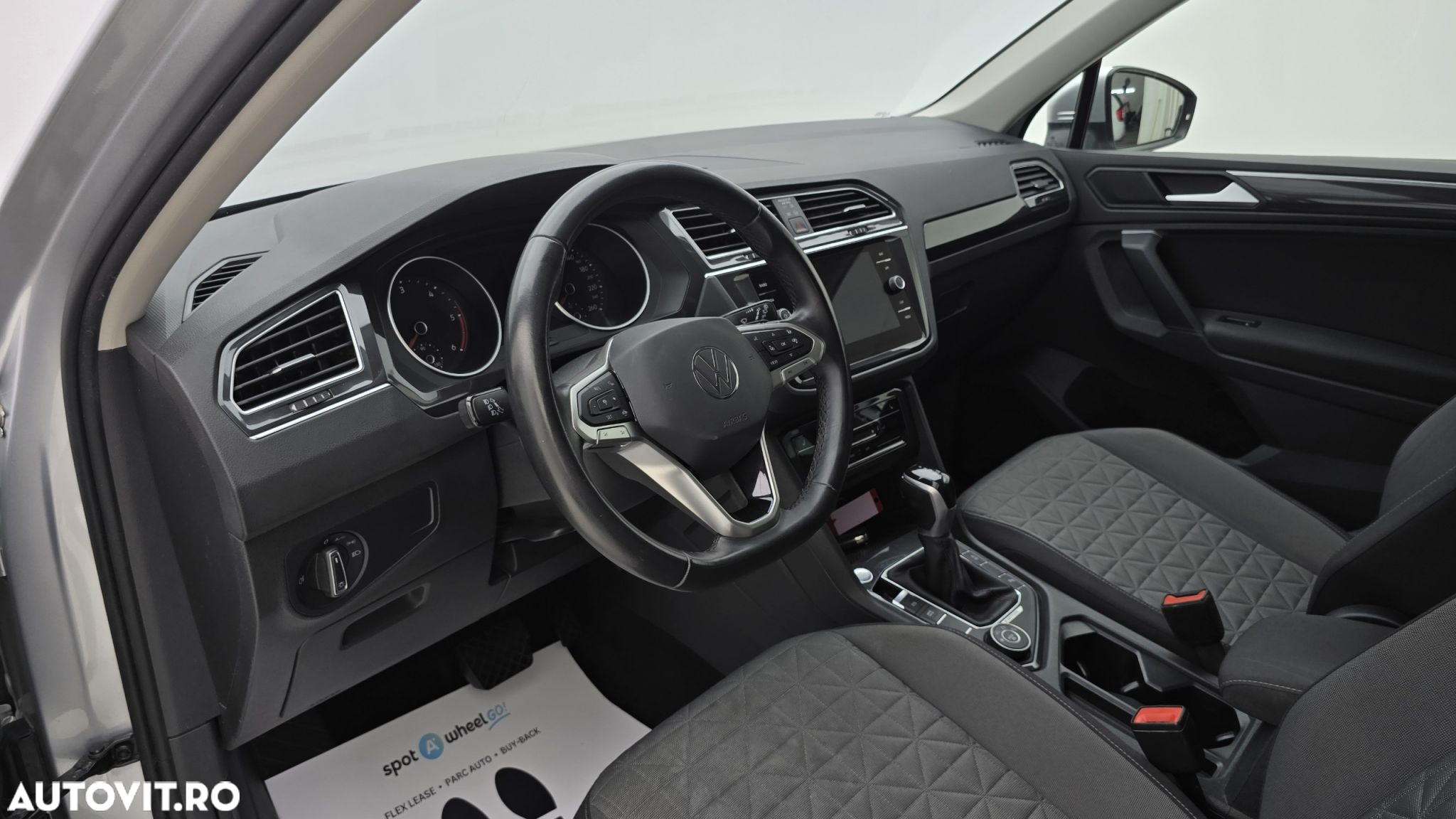 Volkswagen Tiguan - 13