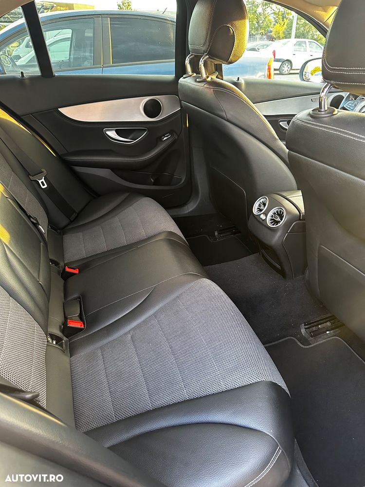 Mercedes-Benz C - 9