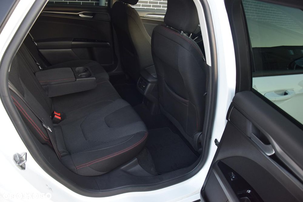 Ford Mondeo 2.0 EcoBlue ST-Line - 11