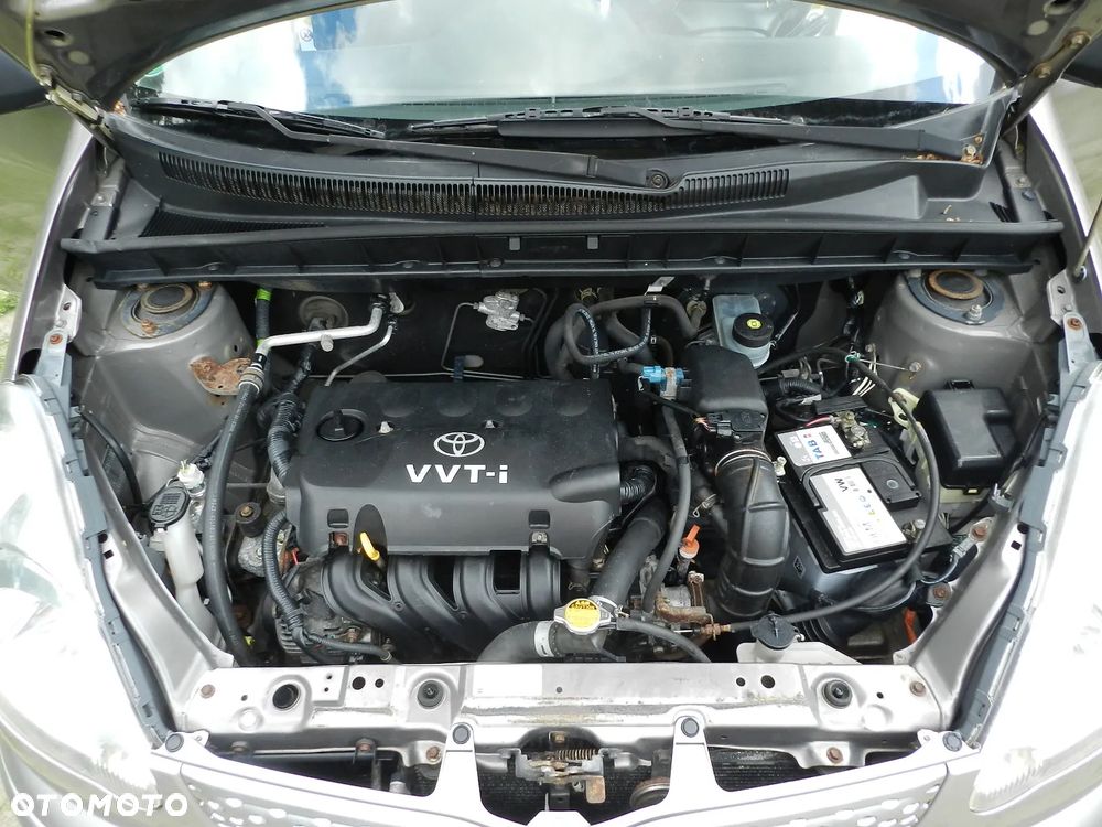 Toyota Yaris Verso 1.3 Automatik Sol - 22