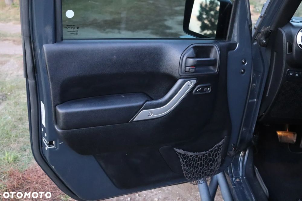 Jeep Wrangler - 27