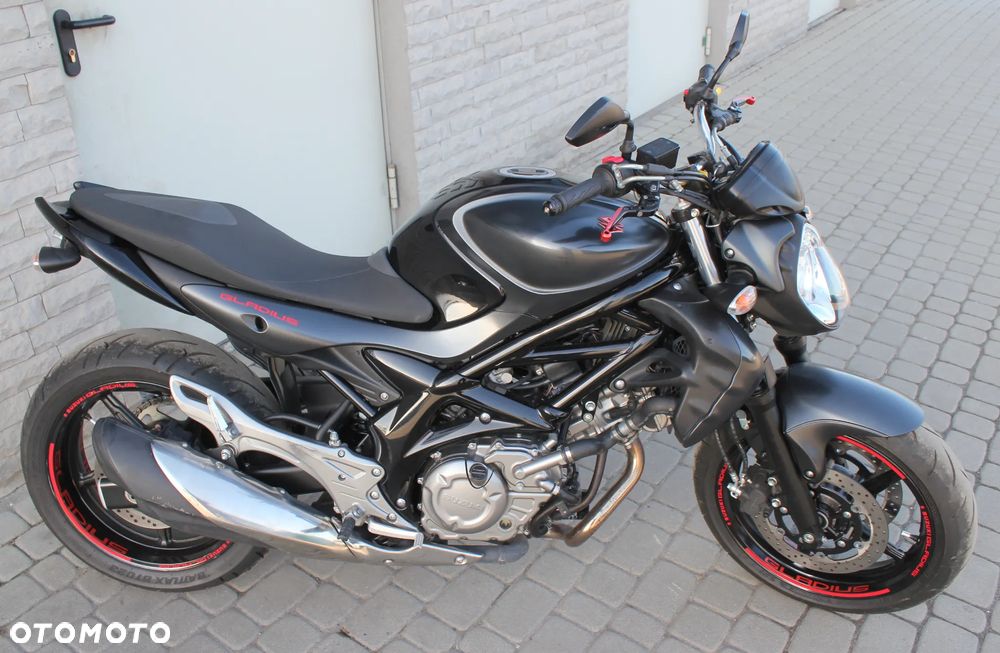 Suzuki Gladius - 7