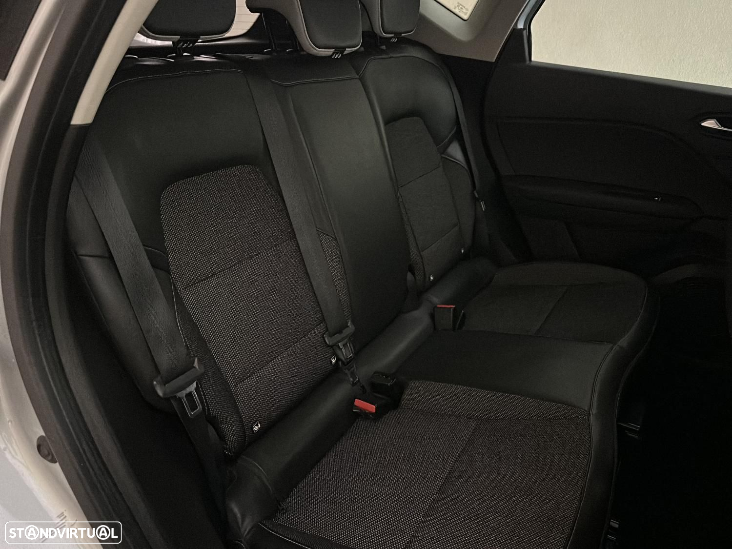 Renault Captur 1.0 TCe Exclusive - 18