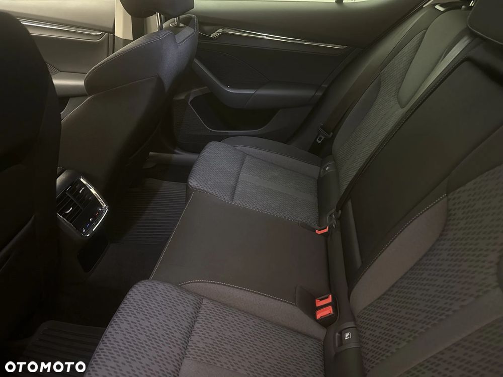 Skoda Octavia 2.0 TSI 4x4 Style DSG - 19