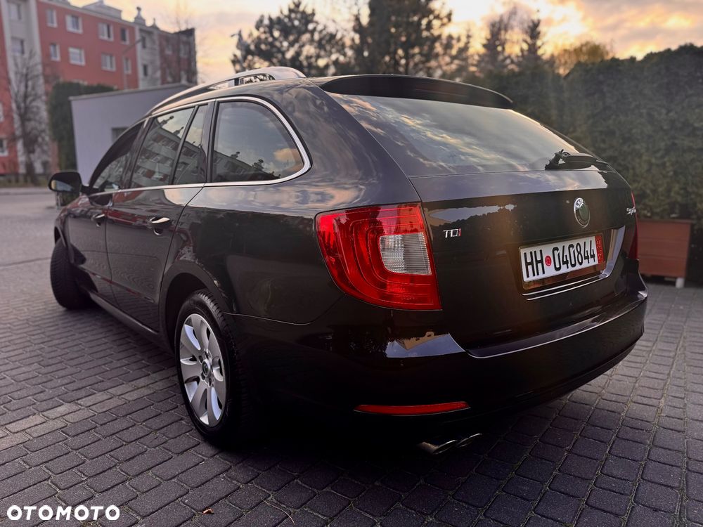 Skoda Superb 2.0 TDI Exclusive - 3