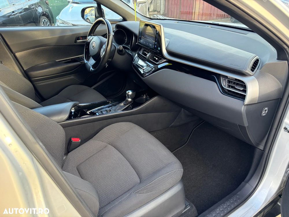 Toyota C-HR Hybrid Business-Edition - 7