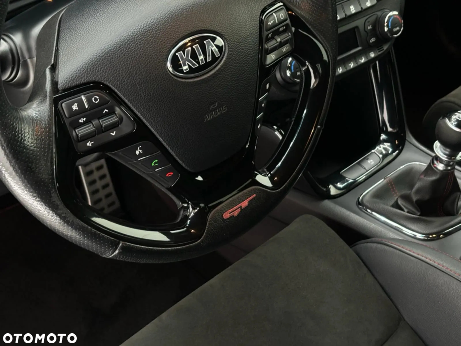 Kia Ceed - 8