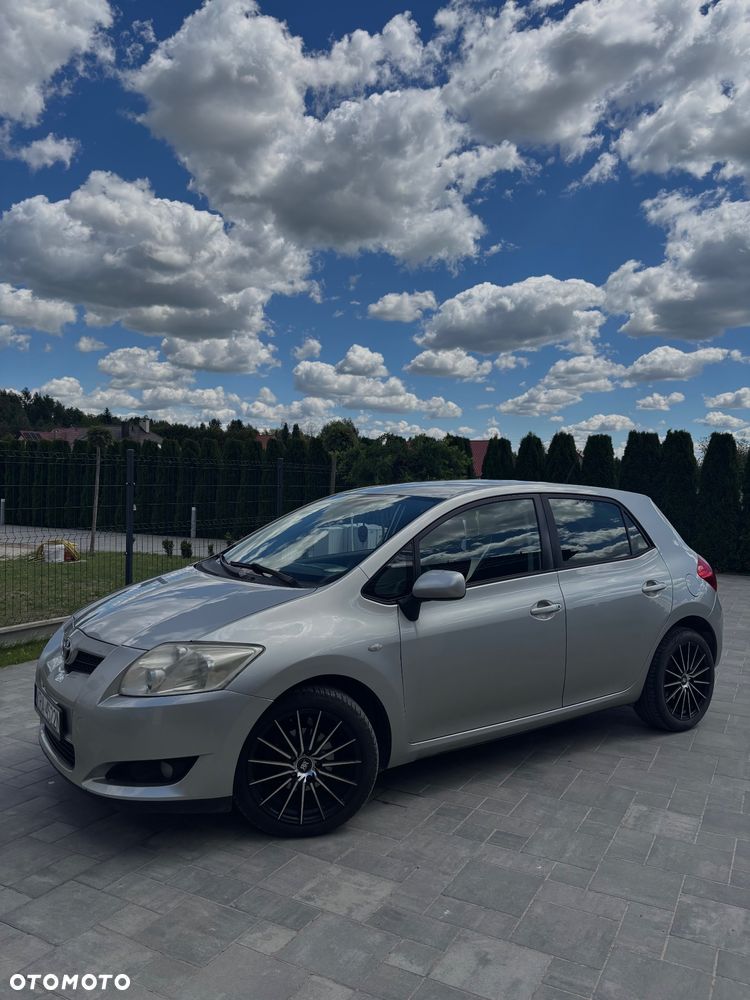 Toyota Auris - 11