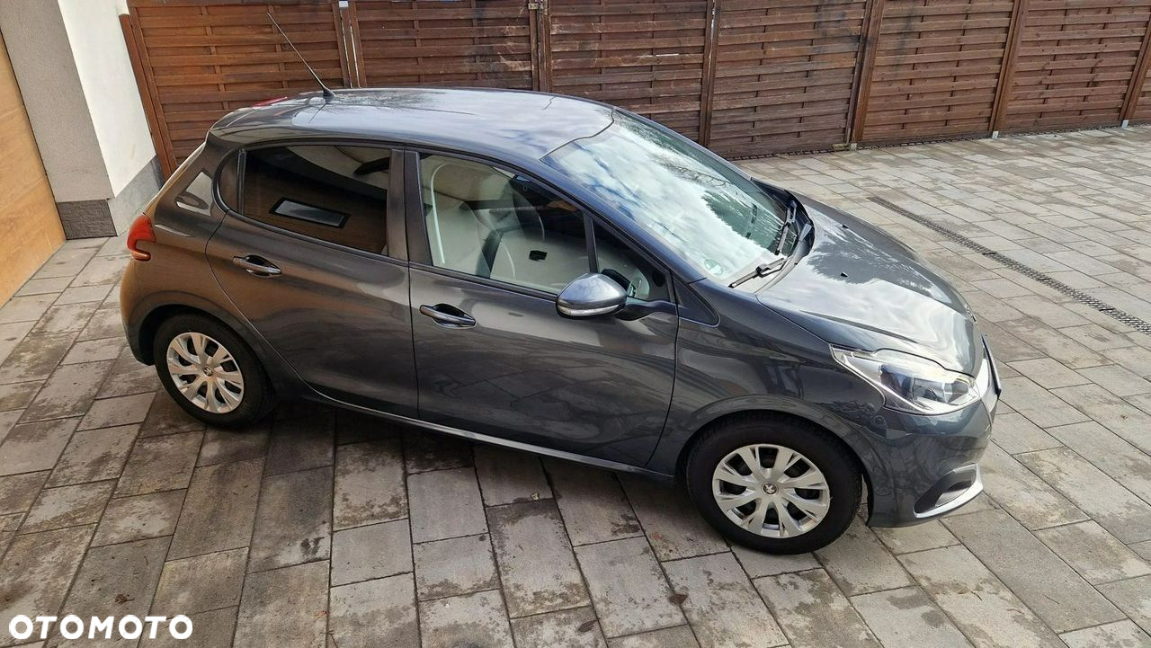 Peugeot 208 - 6