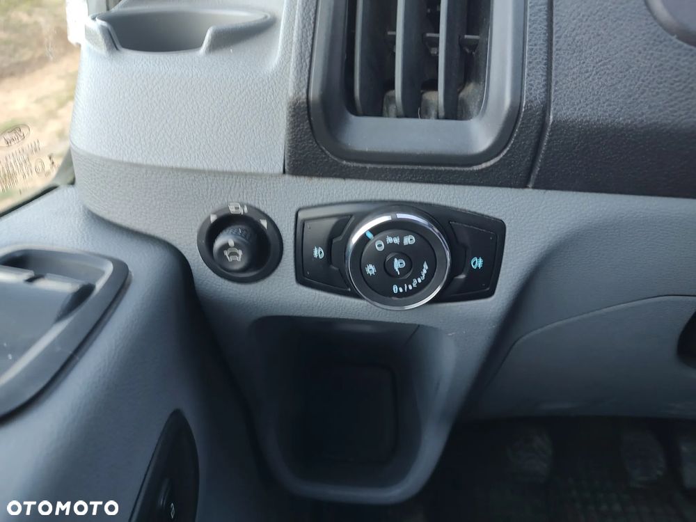 Ford transit - 12