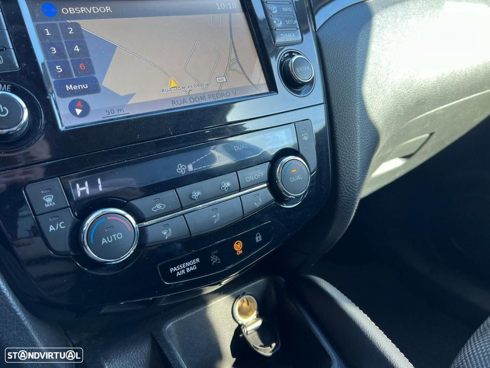 Nissan Qashqai 1.6 dCi N-Connecta - 10