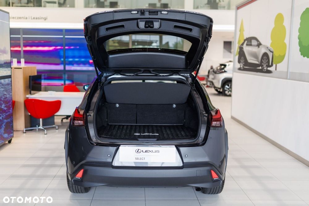 Lexus UX - 16