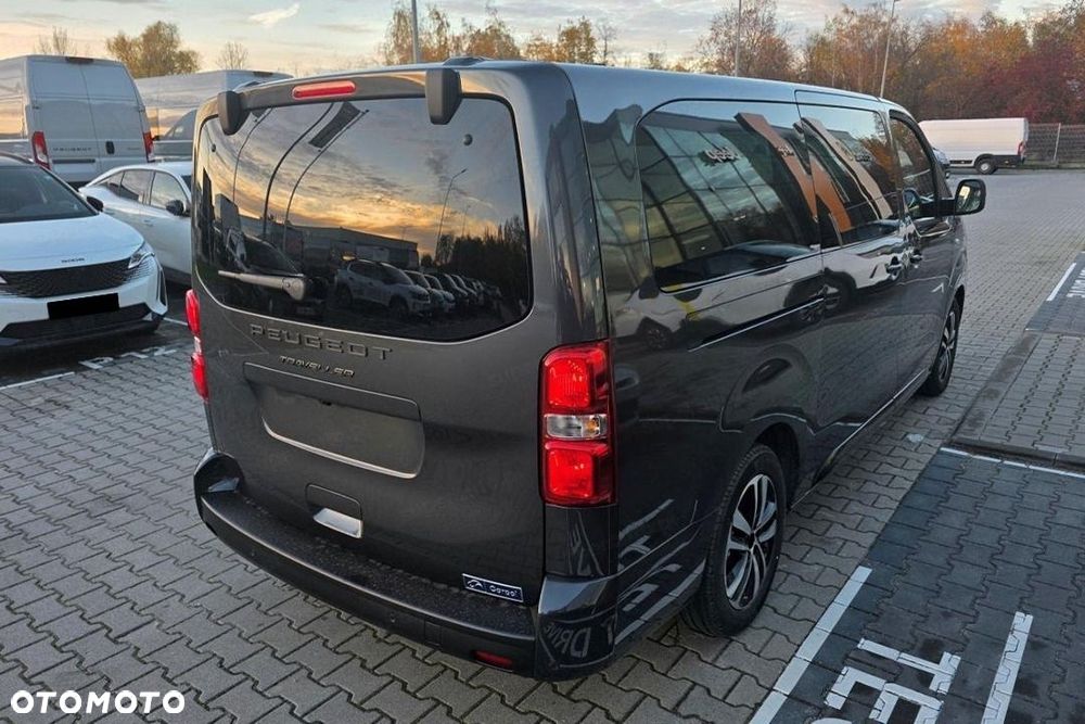 Peugeot Traveller - 6