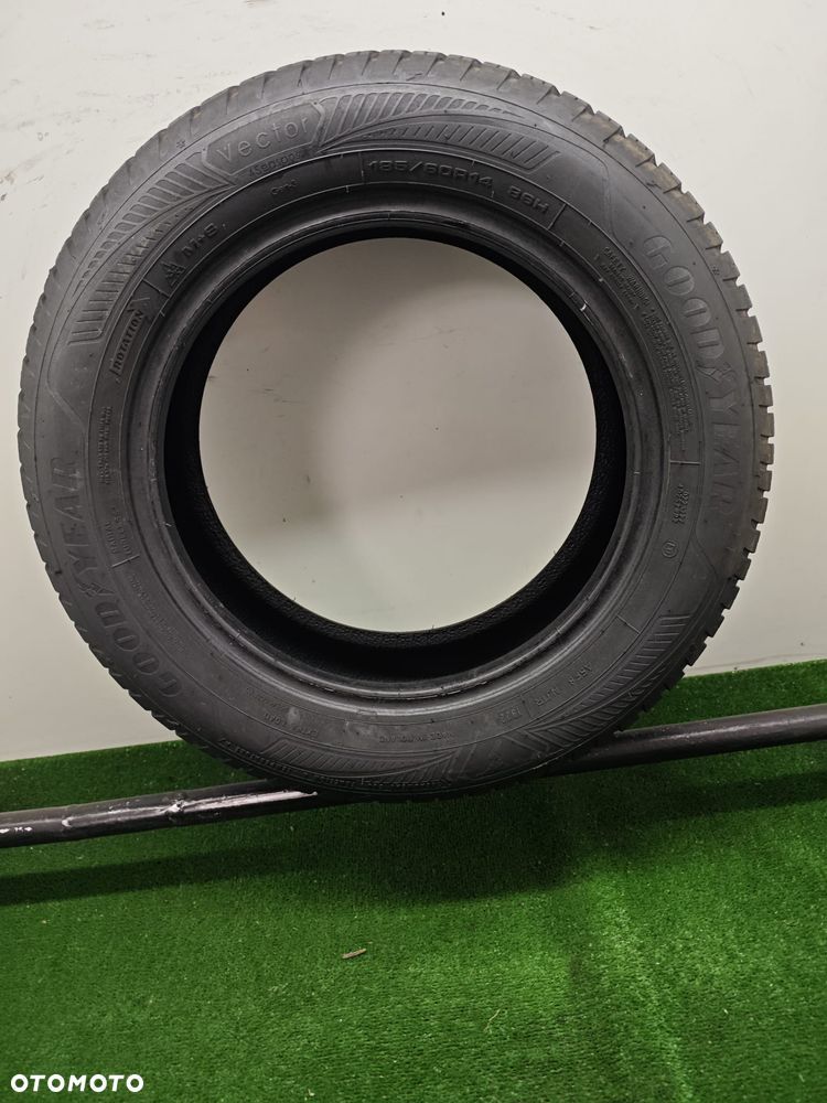 opony 185 60 14 goodyear vector 4 seasons - 7