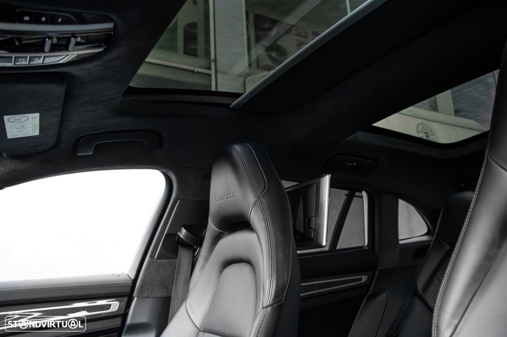 Porsche Panamera Sport Turismo - 37