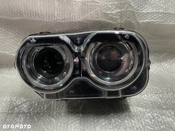 LAMPA LEWA PRZÓD PRZEDNIA DODGE CHALLENGER XENON LED 68174067-AD
