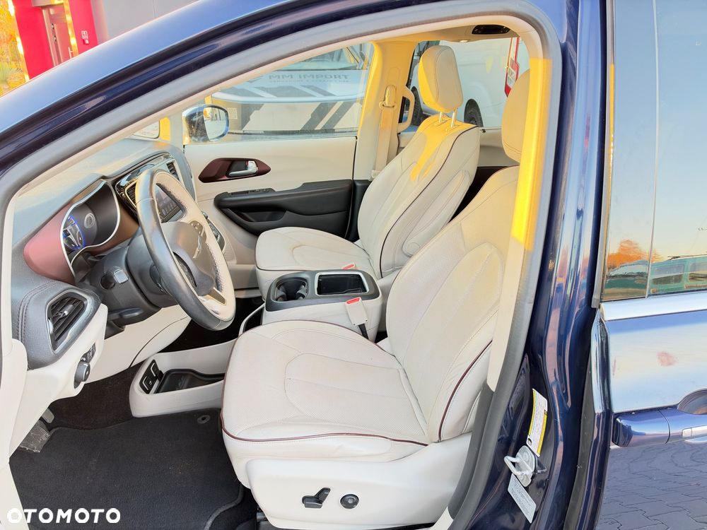 Chrysler Pacifica - 14
