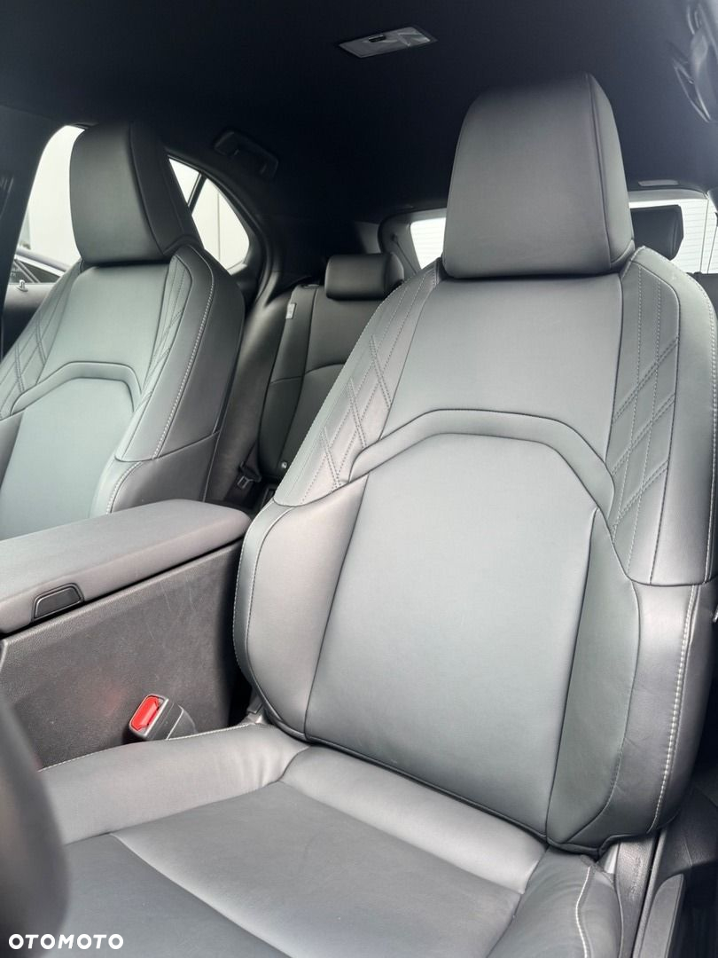 Lexus UX - 11