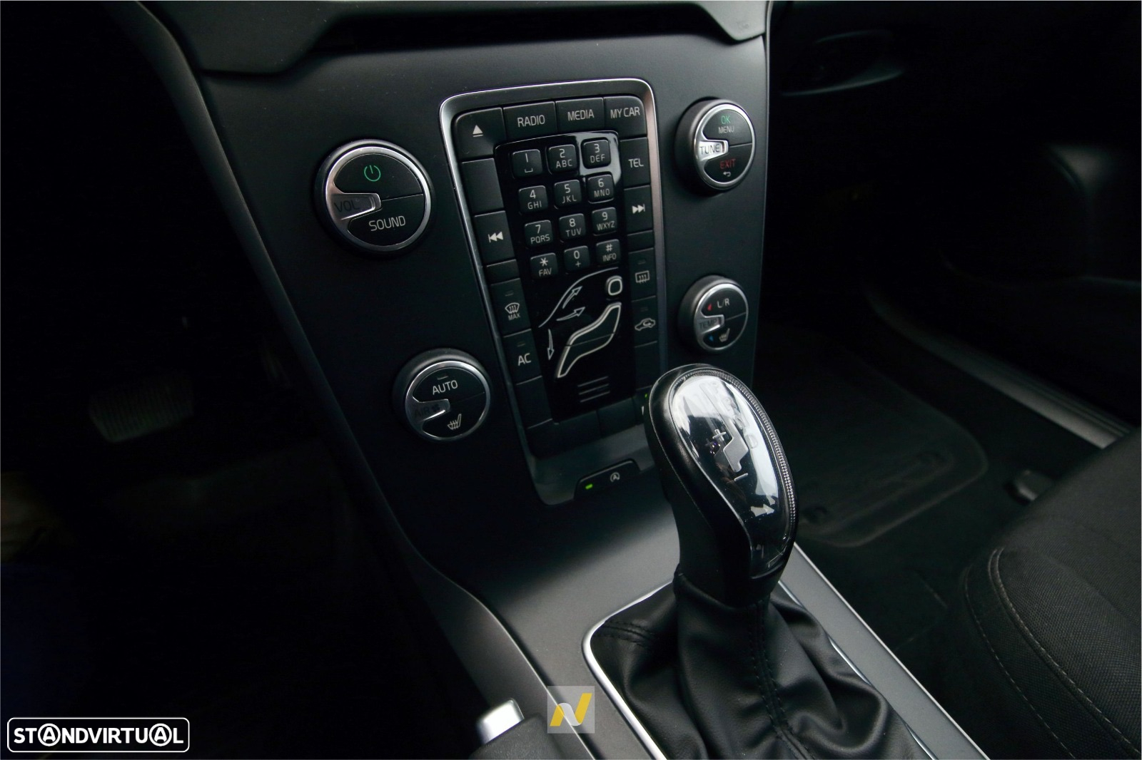 Volvo V40 1.6 D2 Momentum Powershift Eco - 14