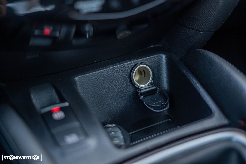 Nissan Qashqai 1.2 DIG-T N-Connecta 18 - 30