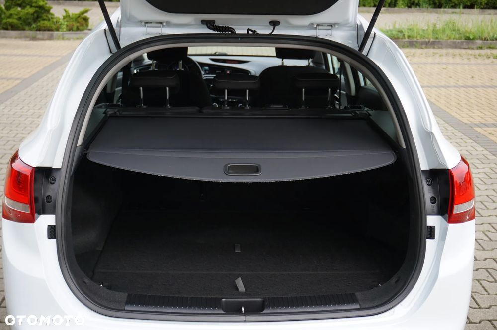 Kia Ceed 1.6 GDI Dream Team Edition - 19